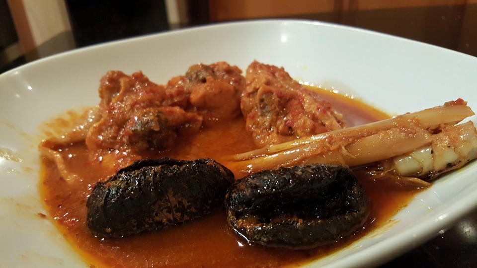 Ayam Buah Keluak