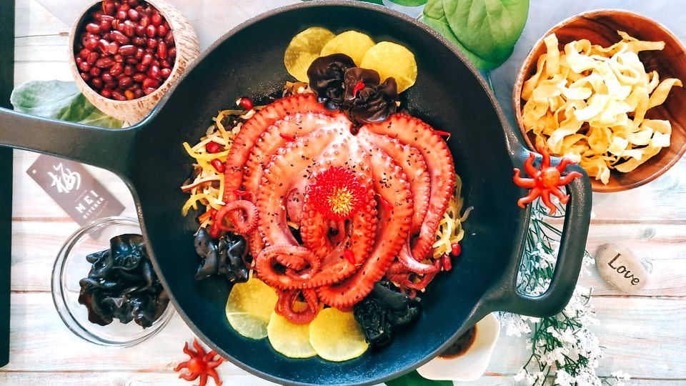 Mega Octopus Crispy Konjac Salad – Maur Yeung